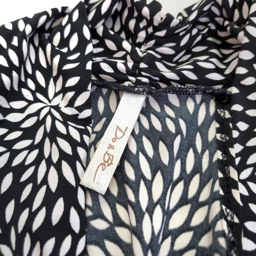 Do & Be | Abstract Pattern Deep V Stretch Top Y2K Retro Style - Picture 6 of 7